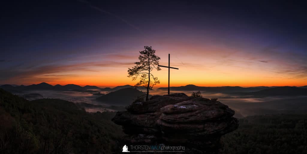 Pano 1 - Morgendämmerung Rötzensteinpfeiler