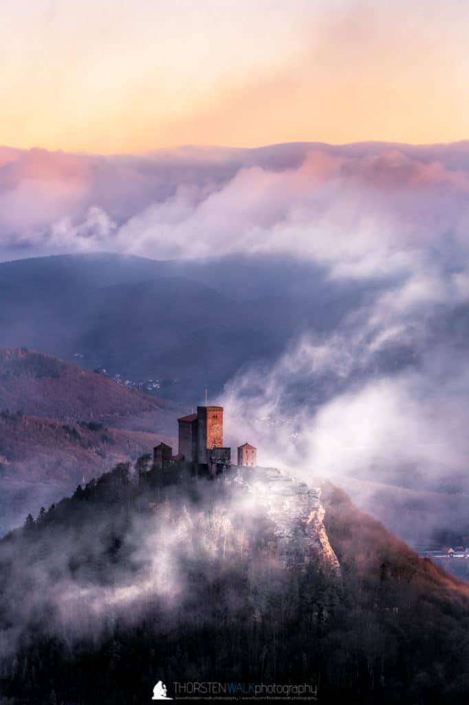 Trifels im Nebel #2
