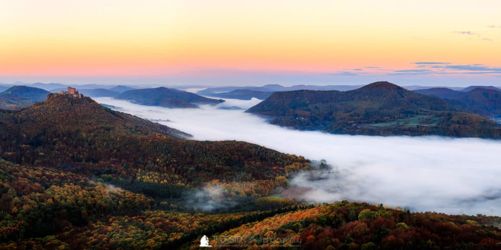 Die Trifels im Herbst