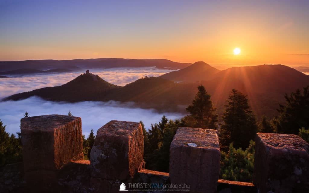 Sonnenaufgang ueber Annweiler